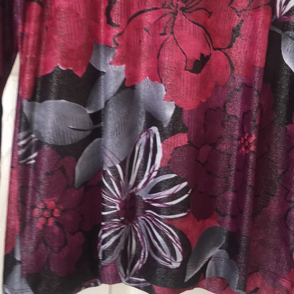 Women’s top - Picture 2 of 2